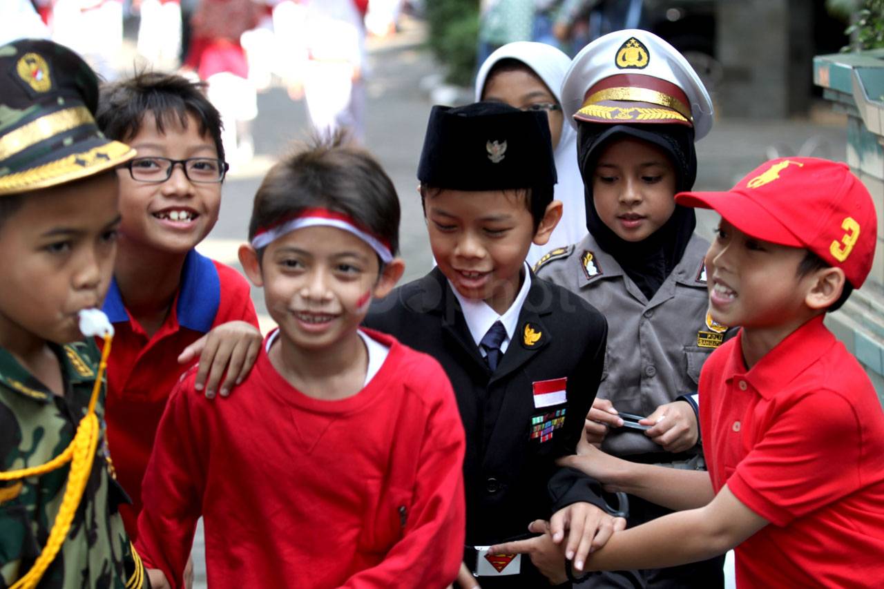 Siswa SD Al Azhar Ikuti...
