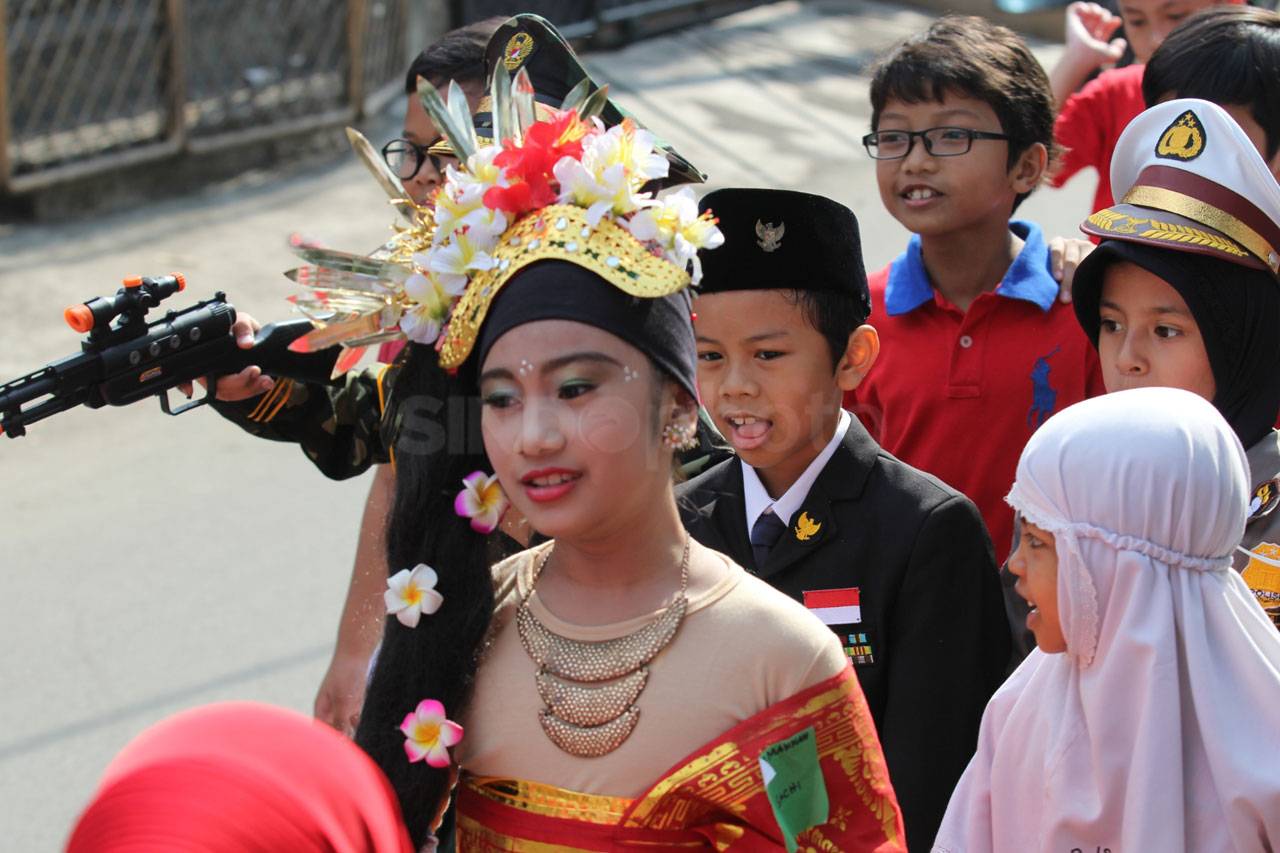 Siswa SD Al Azhar Ikuti...