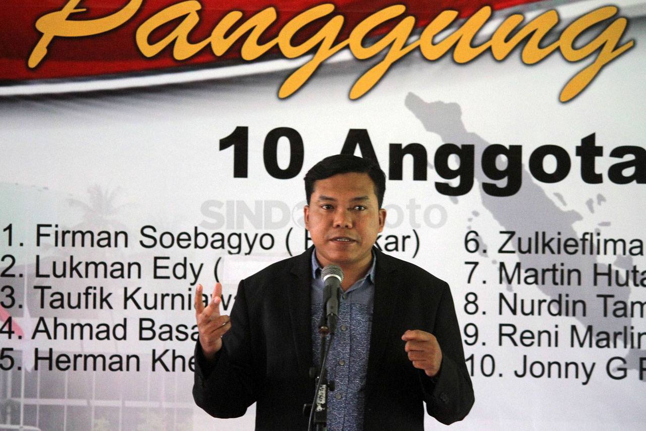 10 Anggota DPR Terima...