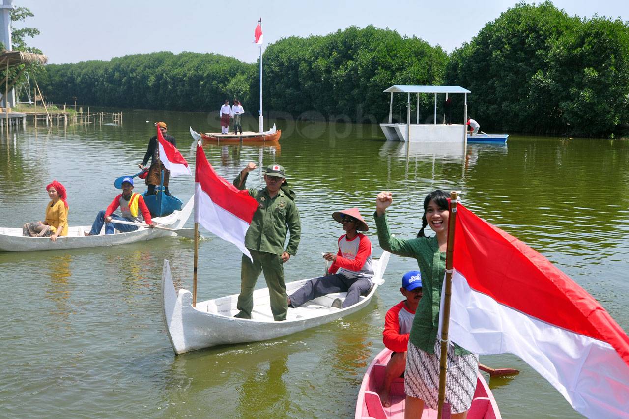 Upacara HUT RI di Hutan...