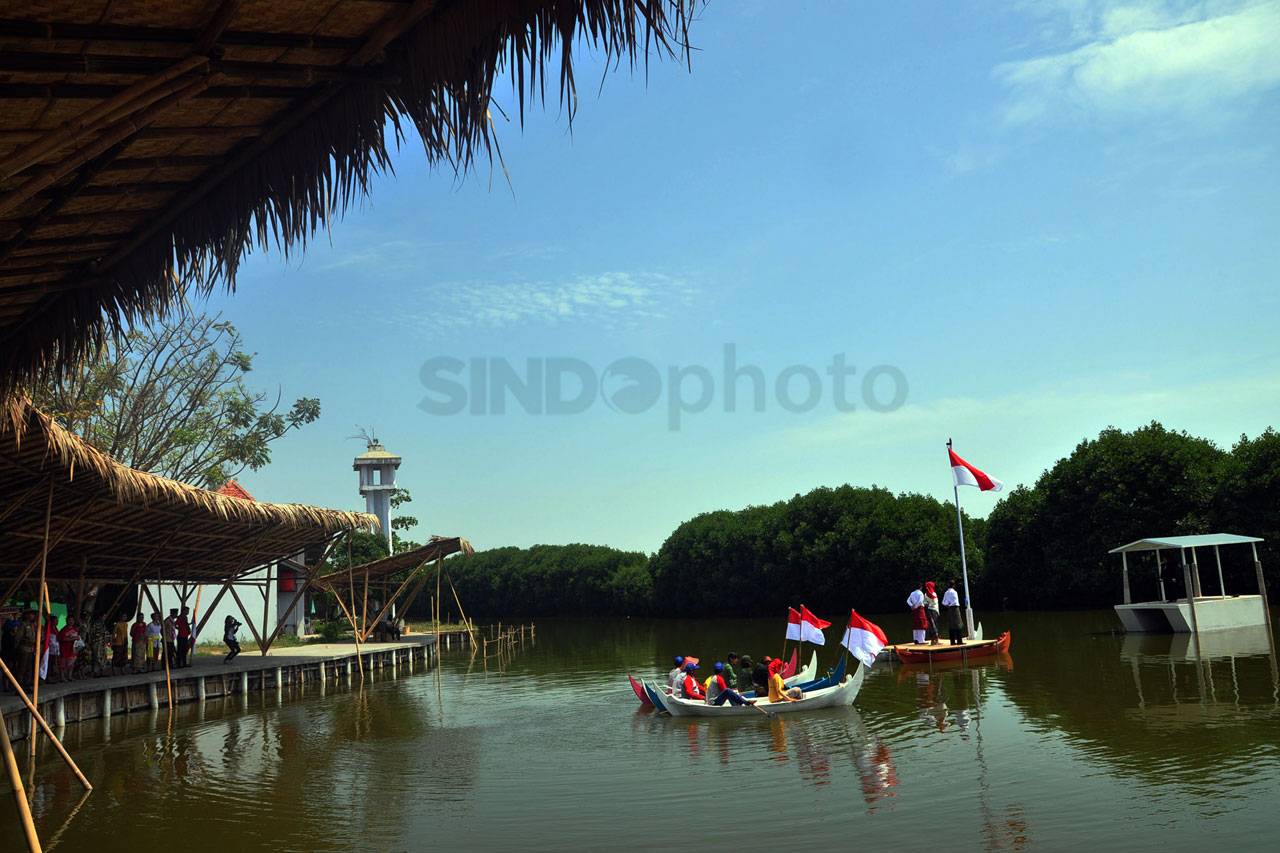 Upacara HUT RI di Hutan...