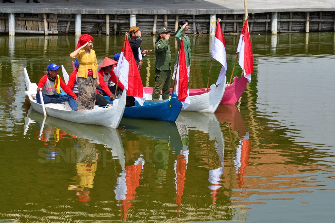 Upacara HUT RI di Hutan...