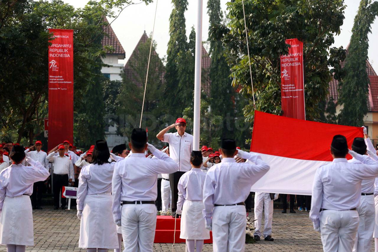 CIMB Niaga Gelar Upacara...