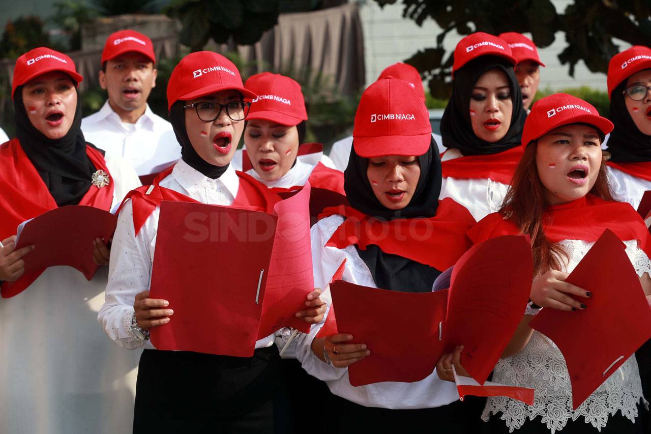CIMB Niaga Gelar Upacara...