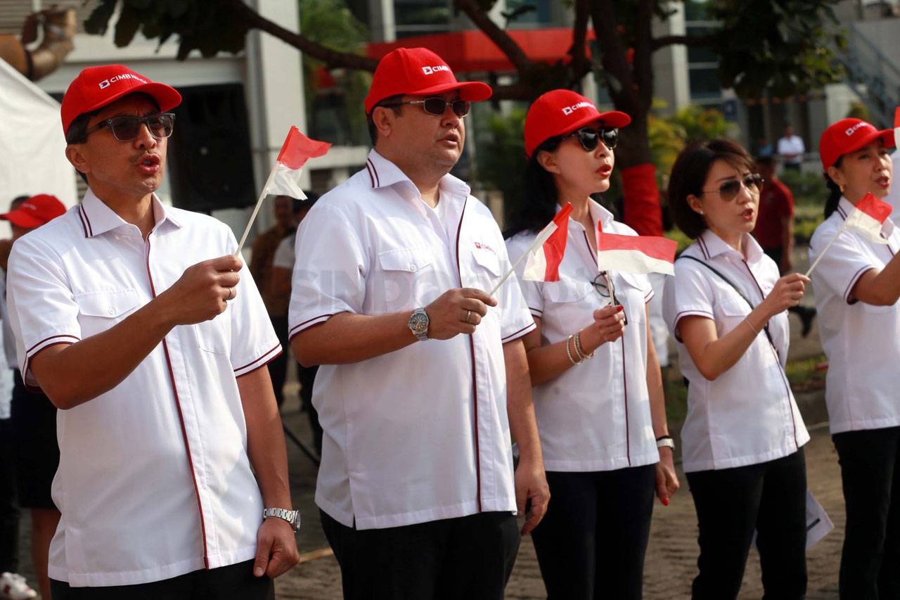 CIMB Niaga Gelar Upacara...
