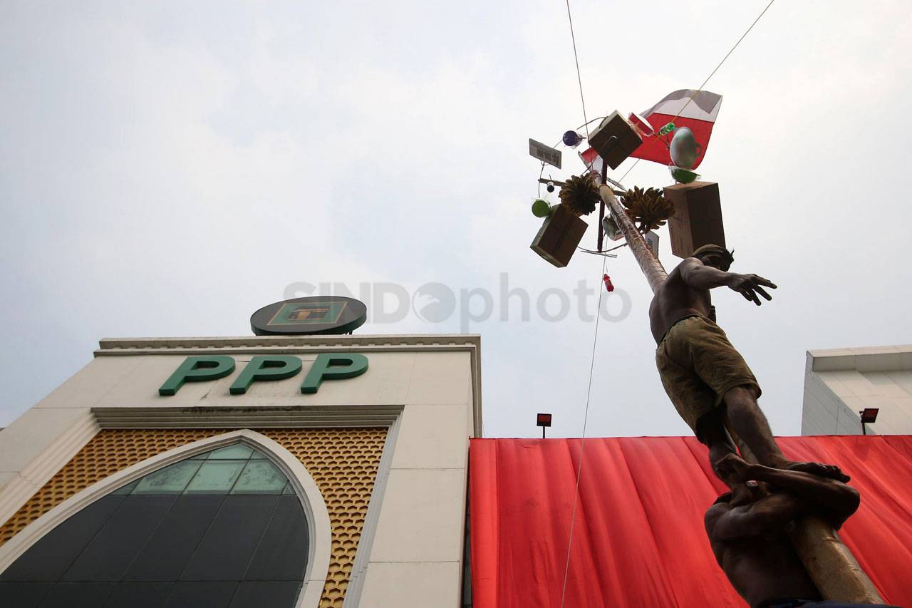 Ratusan Warga Antusias...
