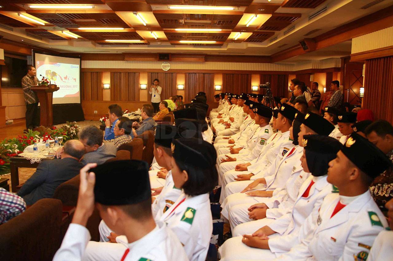 BRI Berikan Beasiswa...