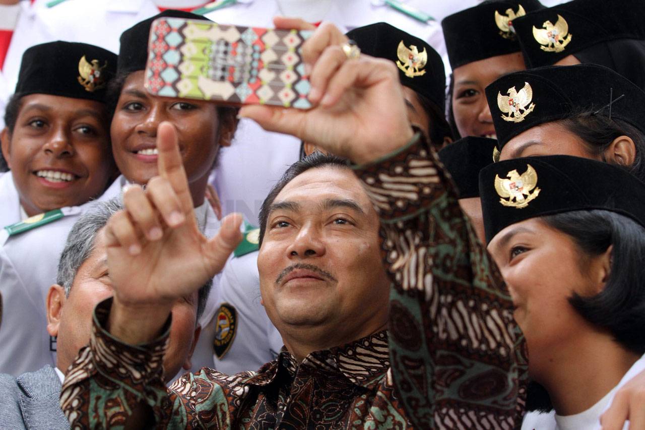 BRI Berikan Beasiswa...