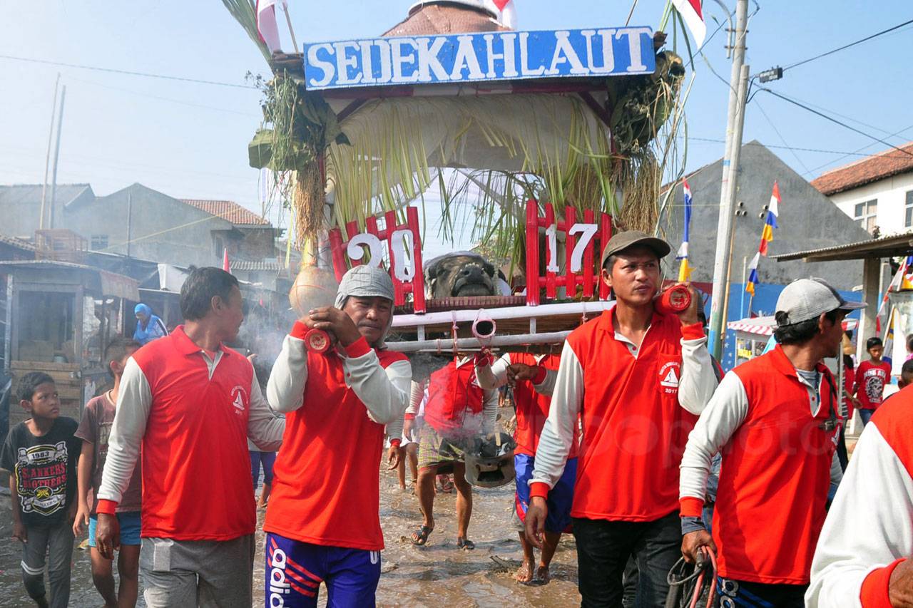 Tradisi Sedekah Laut...