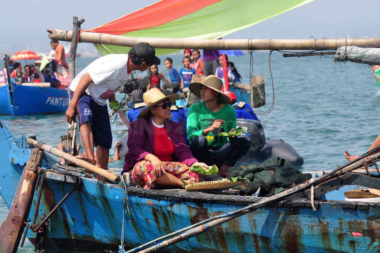 Tradisi Sedekah Laut...