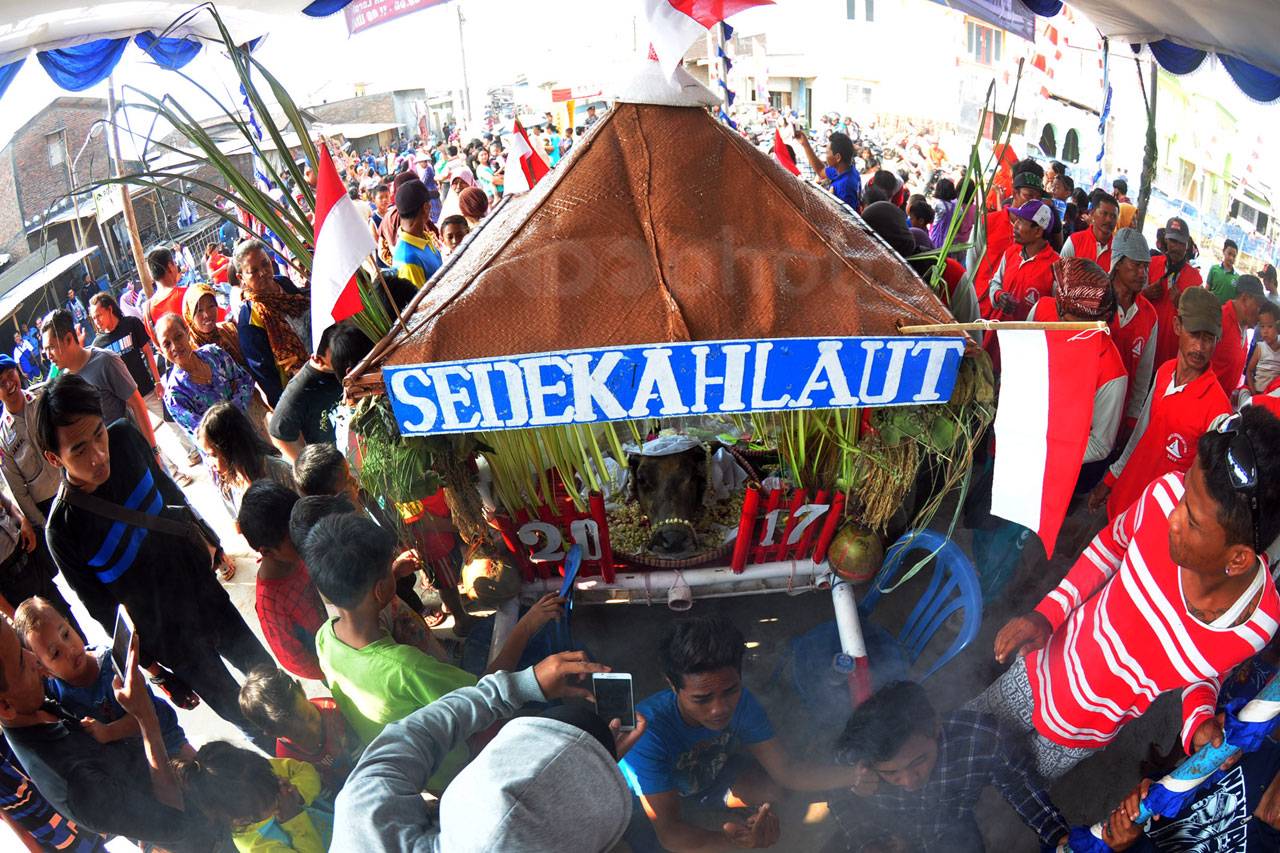 Tradisi Sedekah Laut...