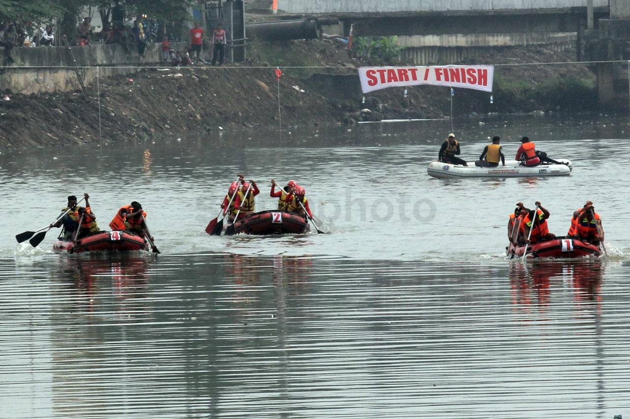 Serunya Lomba Dayung...