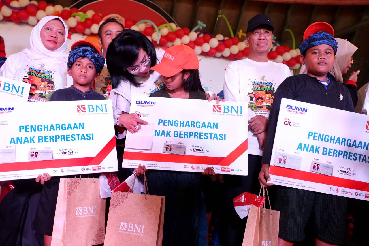 Kemensos Bersama OJK...