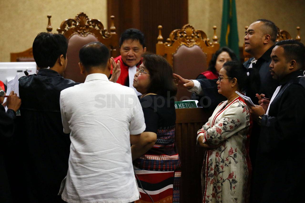 Pengacara Elza Syarief...
