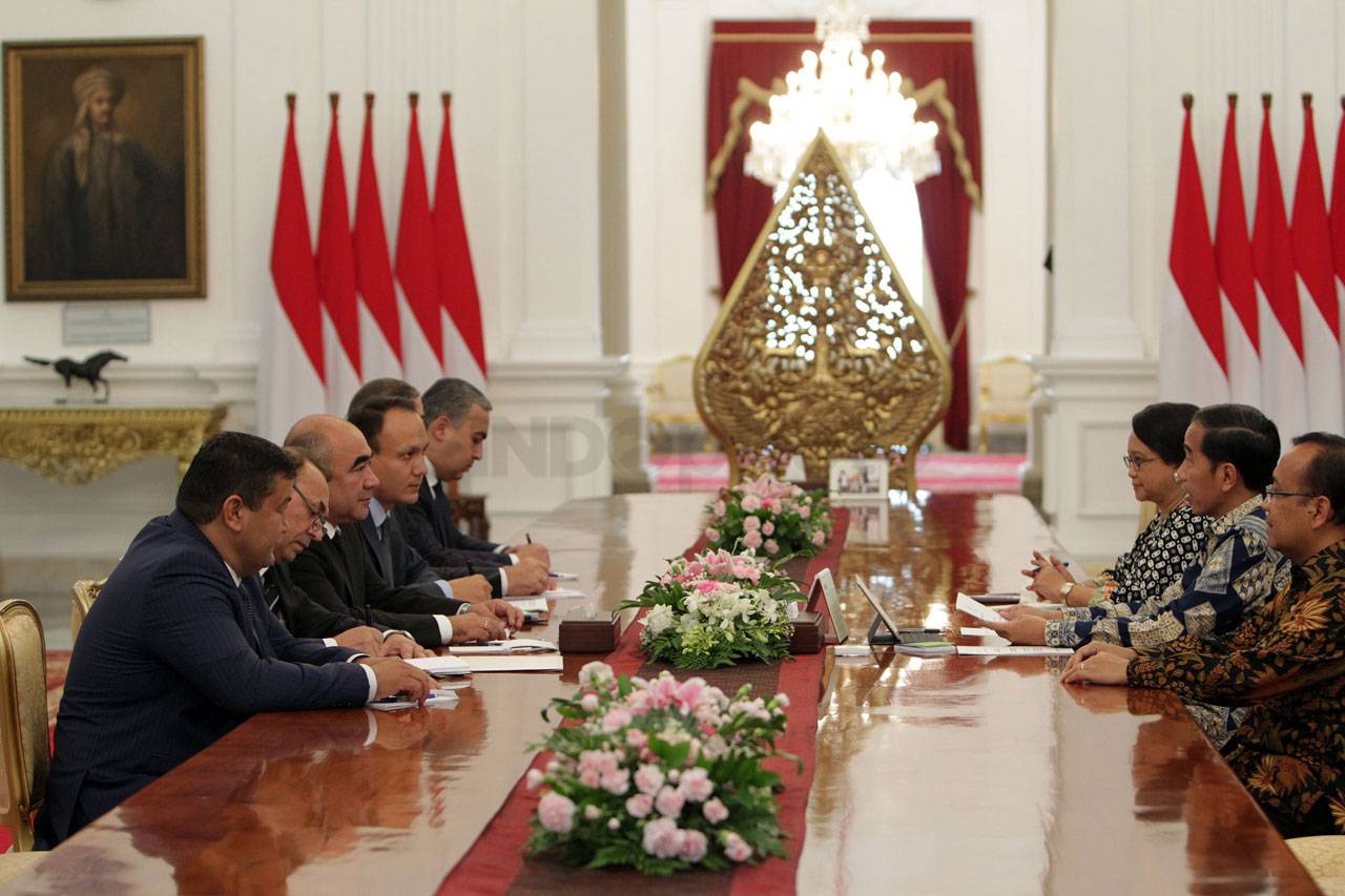 Presiden Jokowi Terima...