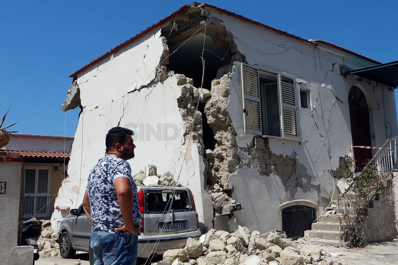 Gempa Guncang Italia,...