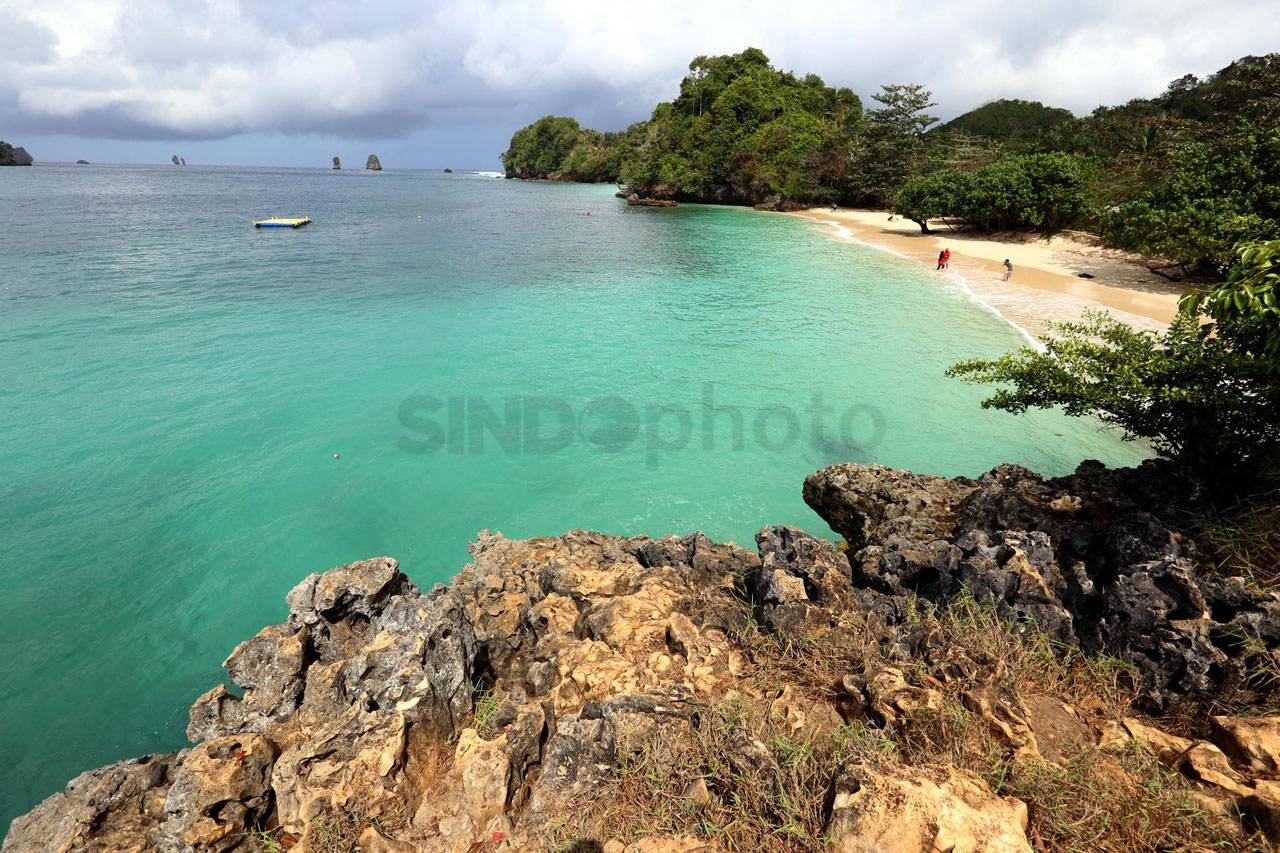Pantai Tiga Warna, Surga...