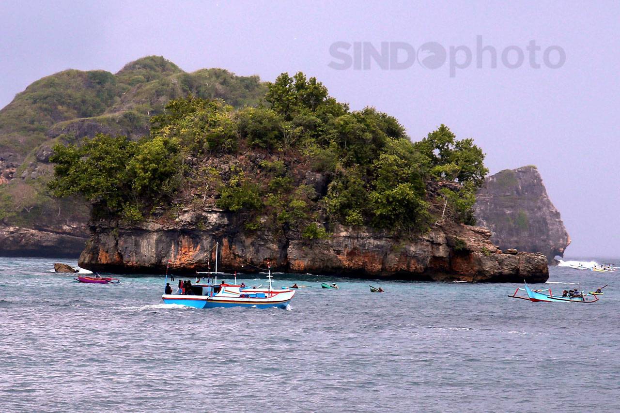 Pantai Tiga Warna, Surga...