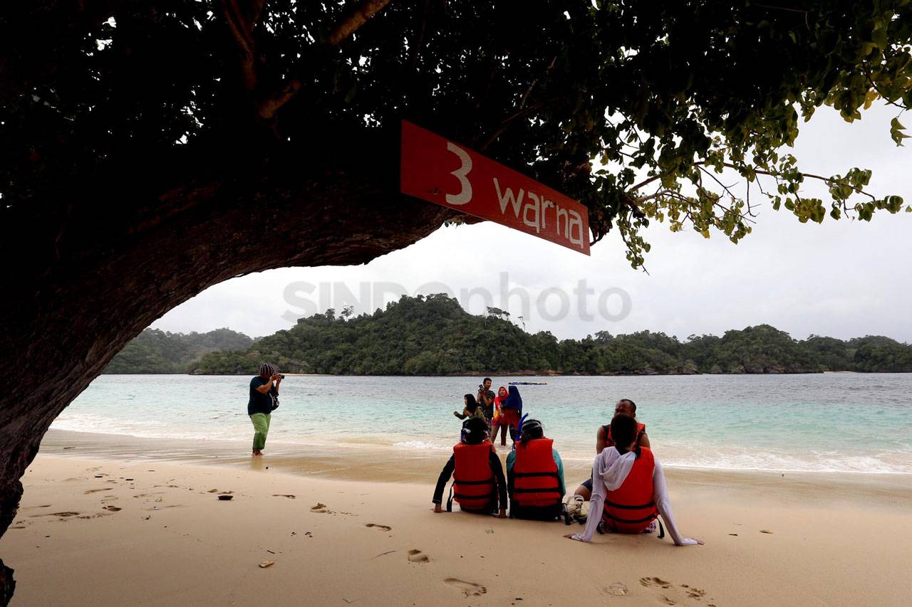 Pantai Tiga Warna, Surga...