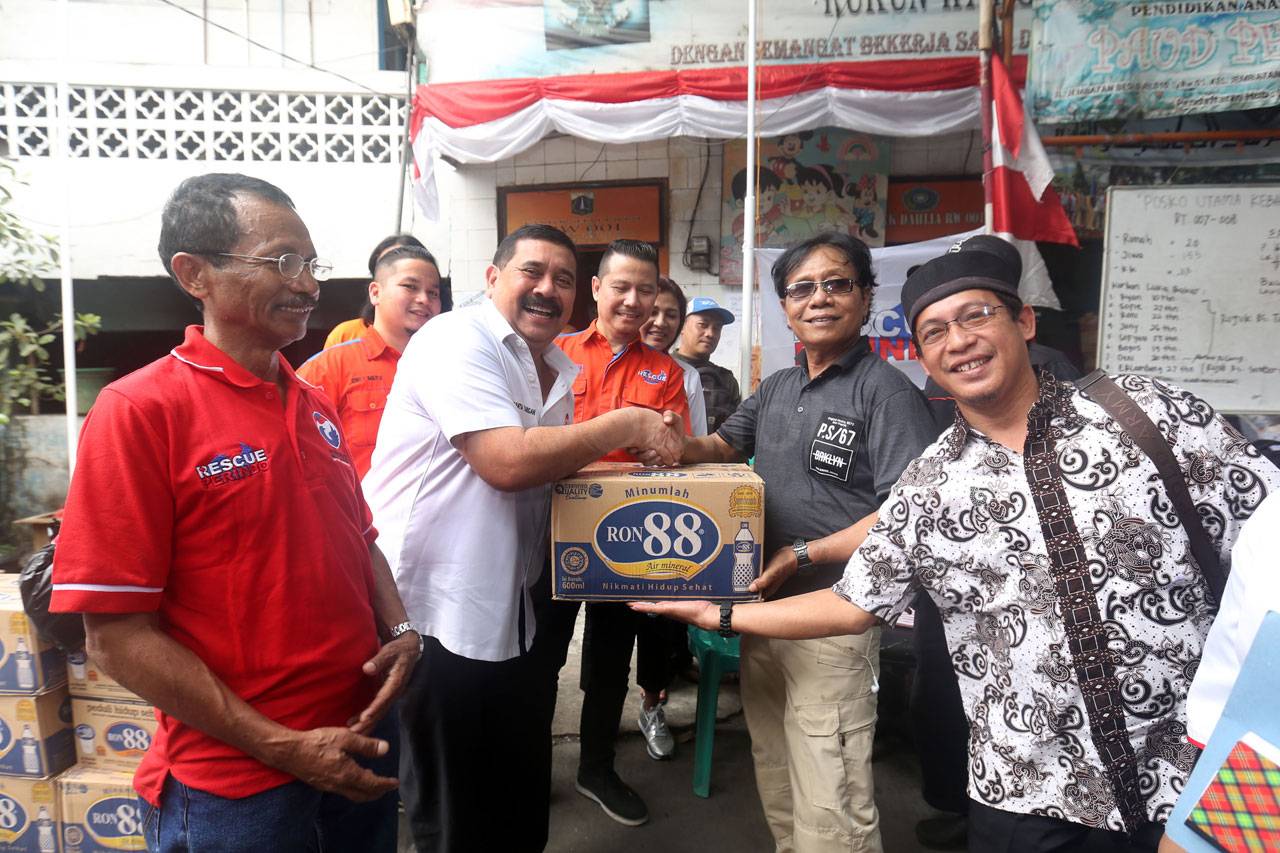 Partai Perindo Berikan...