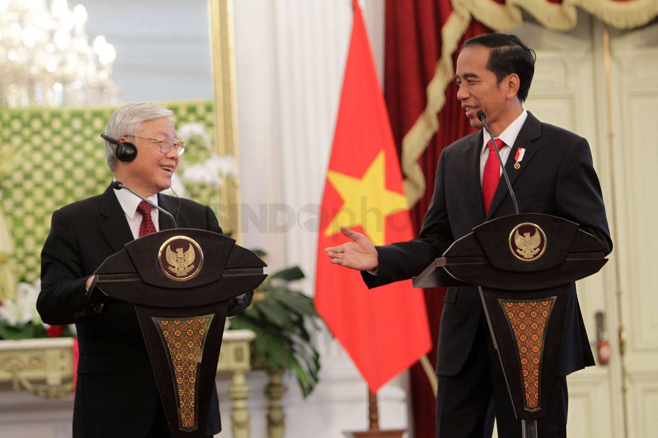 Presiden Jokowi Terima...
