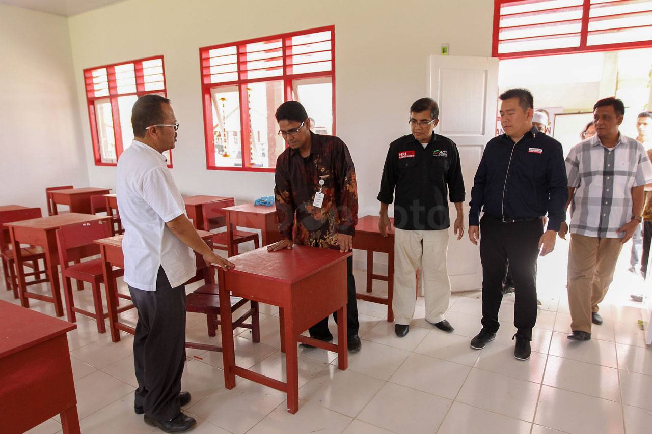Sampoerna dan ACT Serahkan...