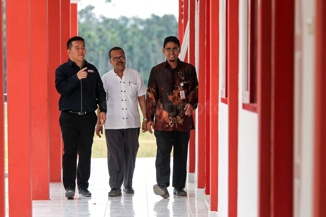 Sampoerna dan ACT Serahkan...