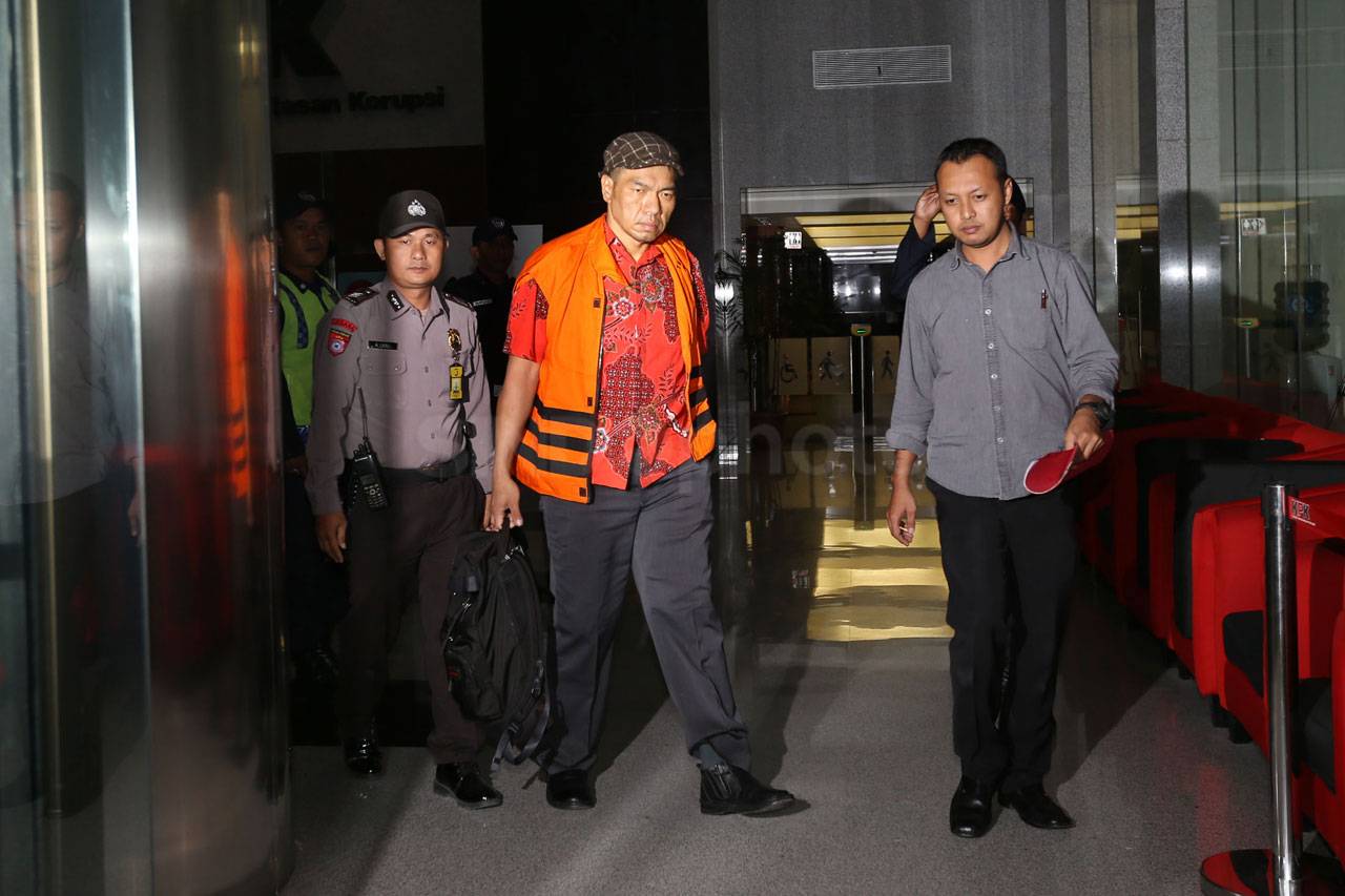 KPK Resmi Menahan Komisaris...