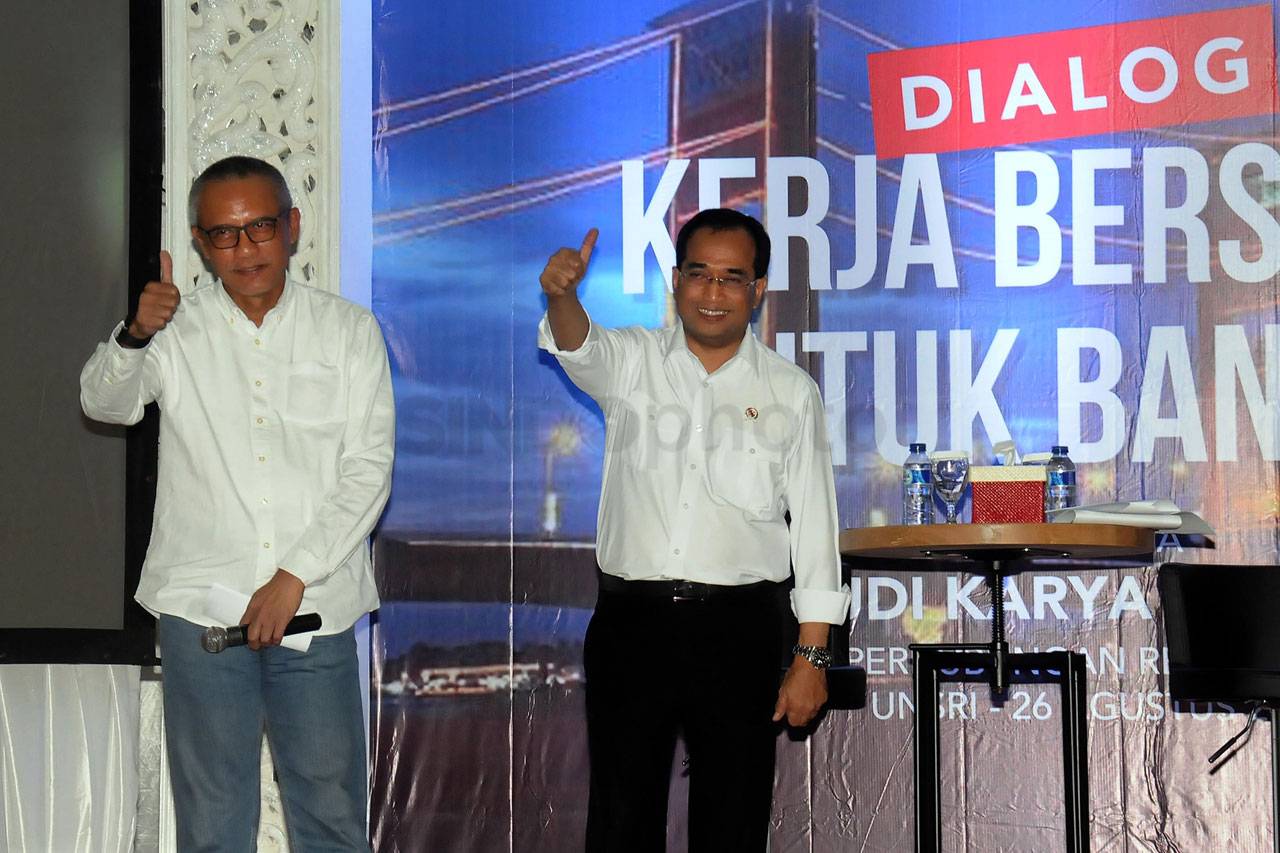 Menhub Hadiri Dialog...