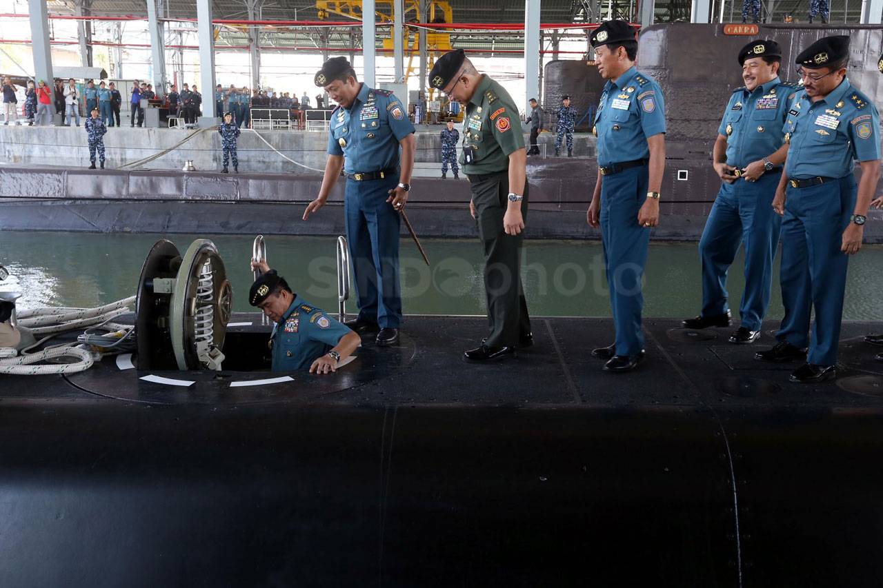 Kapal Selam KRI Nagapasa-403...