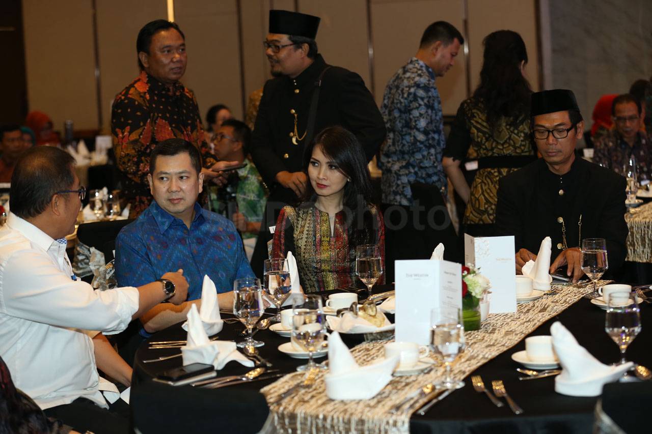 Rayakan Ulang Tahun...