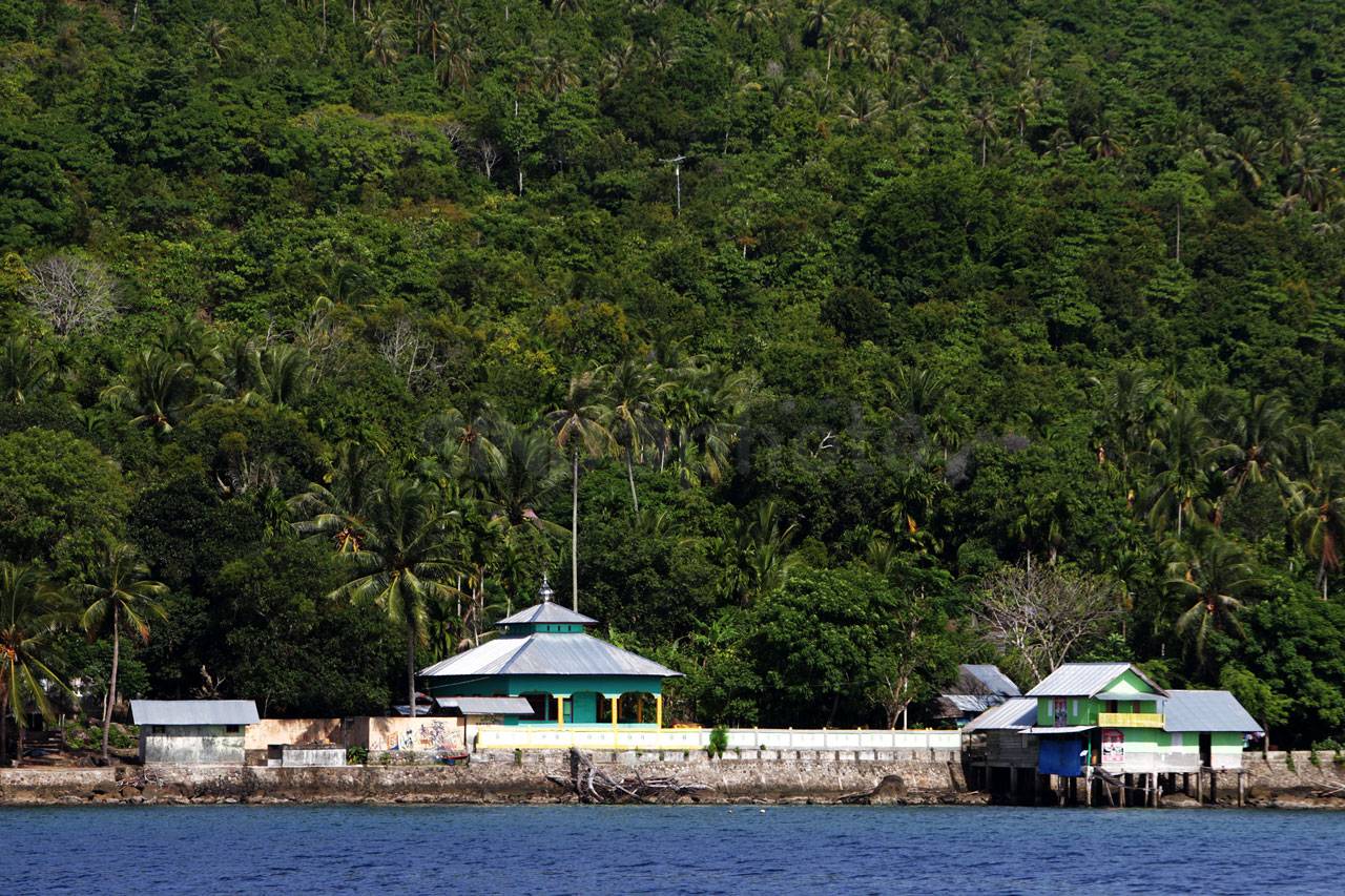 Menjelajah Ujung Barat...