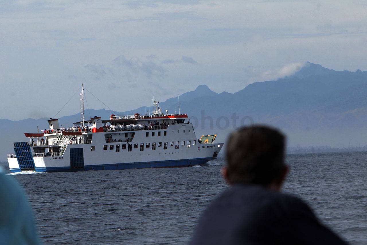 Menjelajah Ujung Barat...