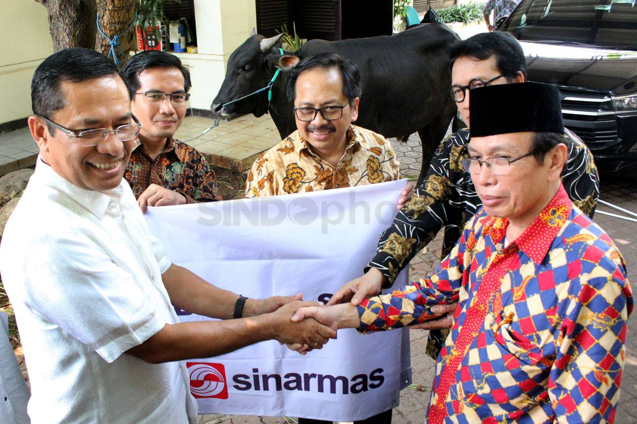 Sinar Mas Serahkan Hewan...