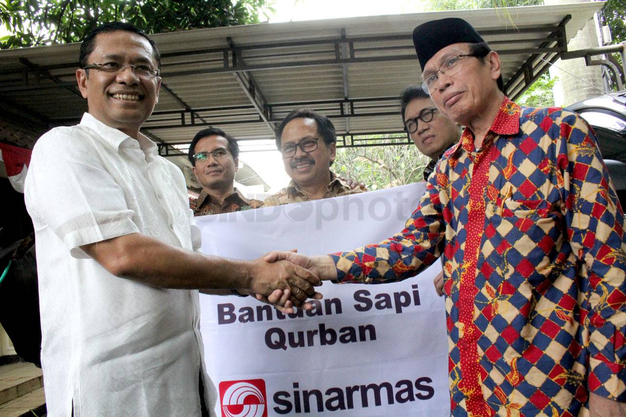 Sinar Mas Serahkan Hewan...
