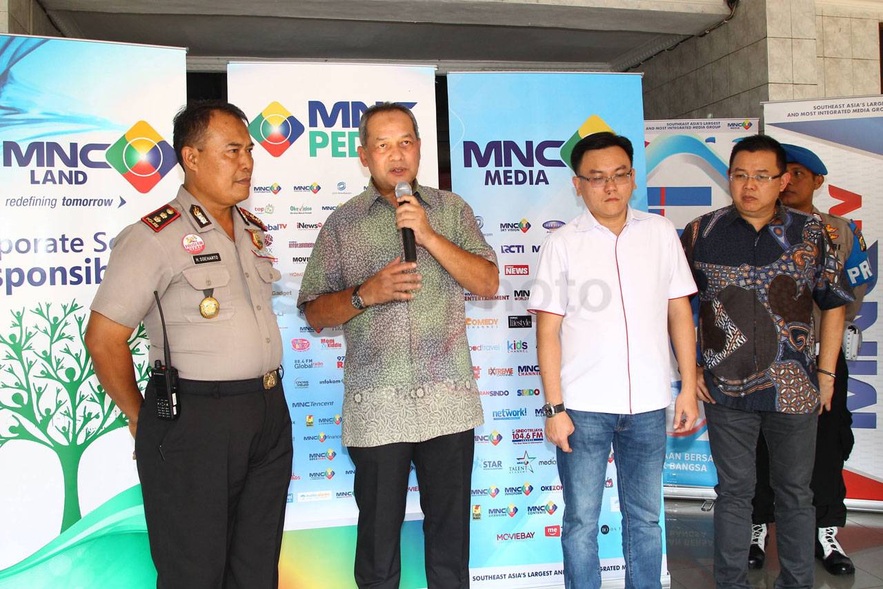 MNC Peduli Serahkan...
