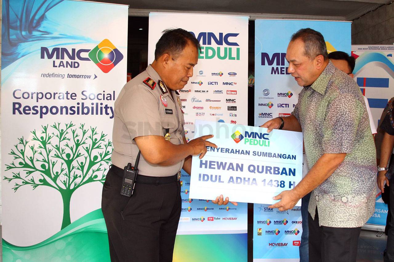MNC Peduli Serahkan...