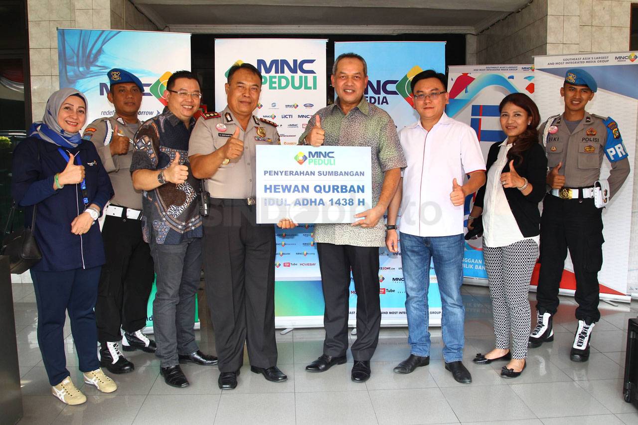 MNC Peduli Serahkan...