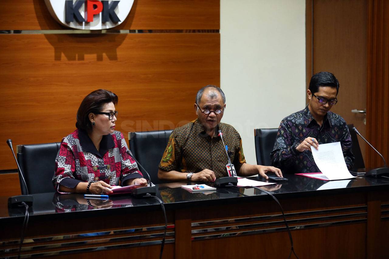 KPK Gelar Barang Bukti...