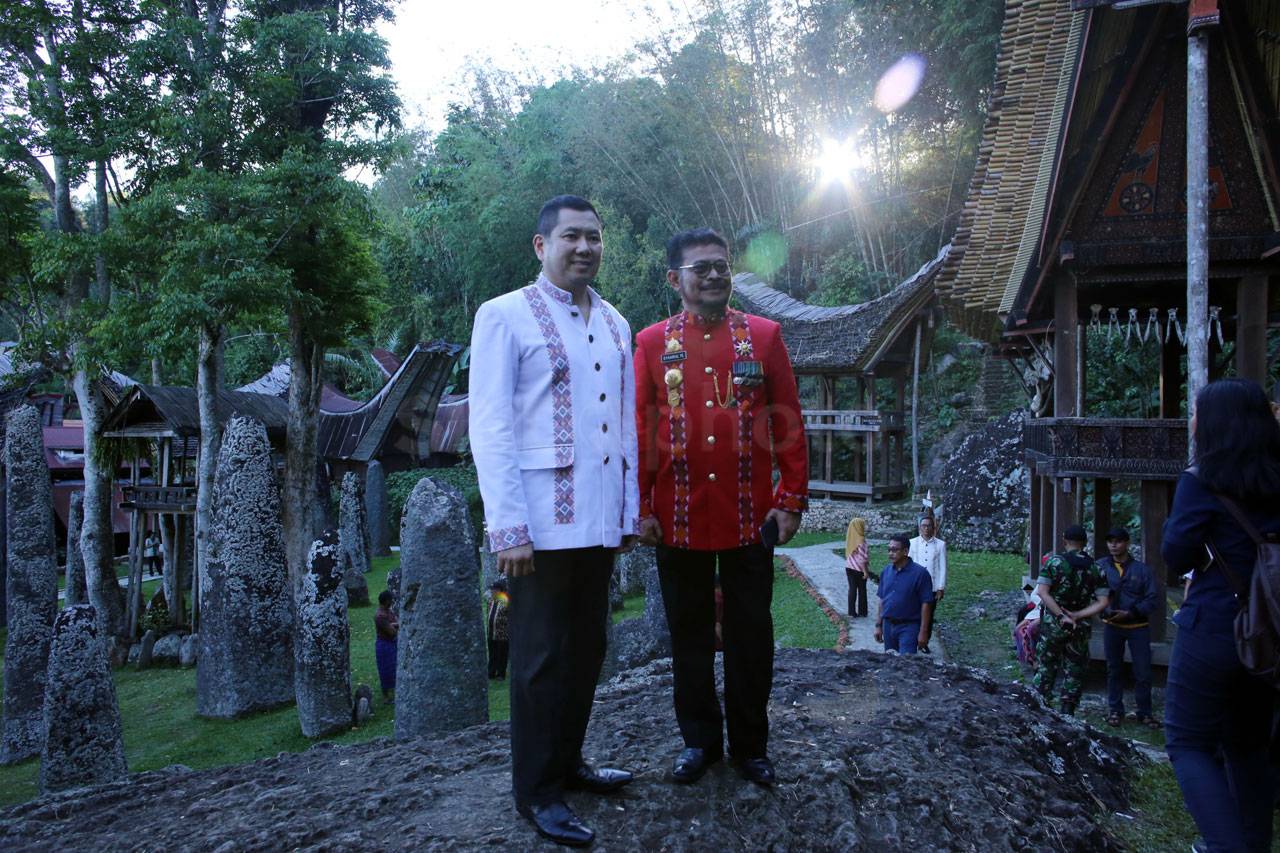 HT Kunjungi Obyek Wisata...