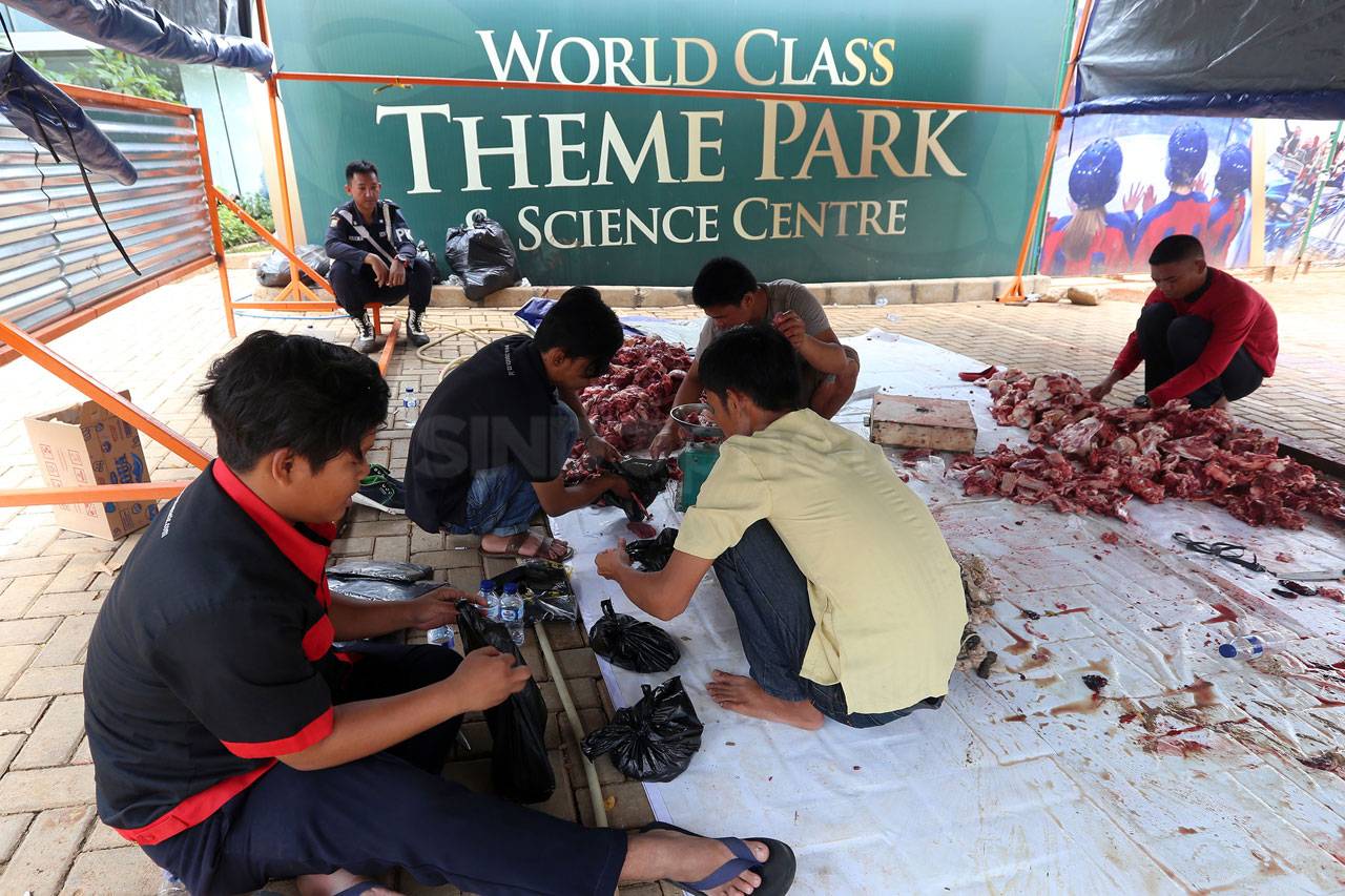 Trans Park Cibubur Bagikan...