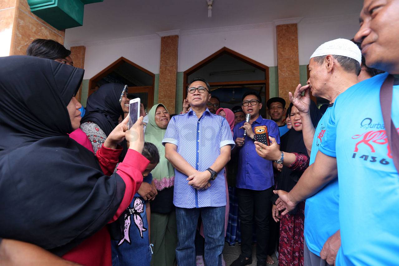 DPP PAN Serahkan Hewan...