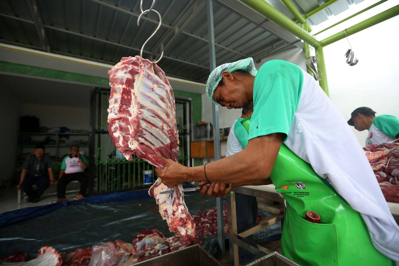 Cap Kaki Tiga Bagikan...