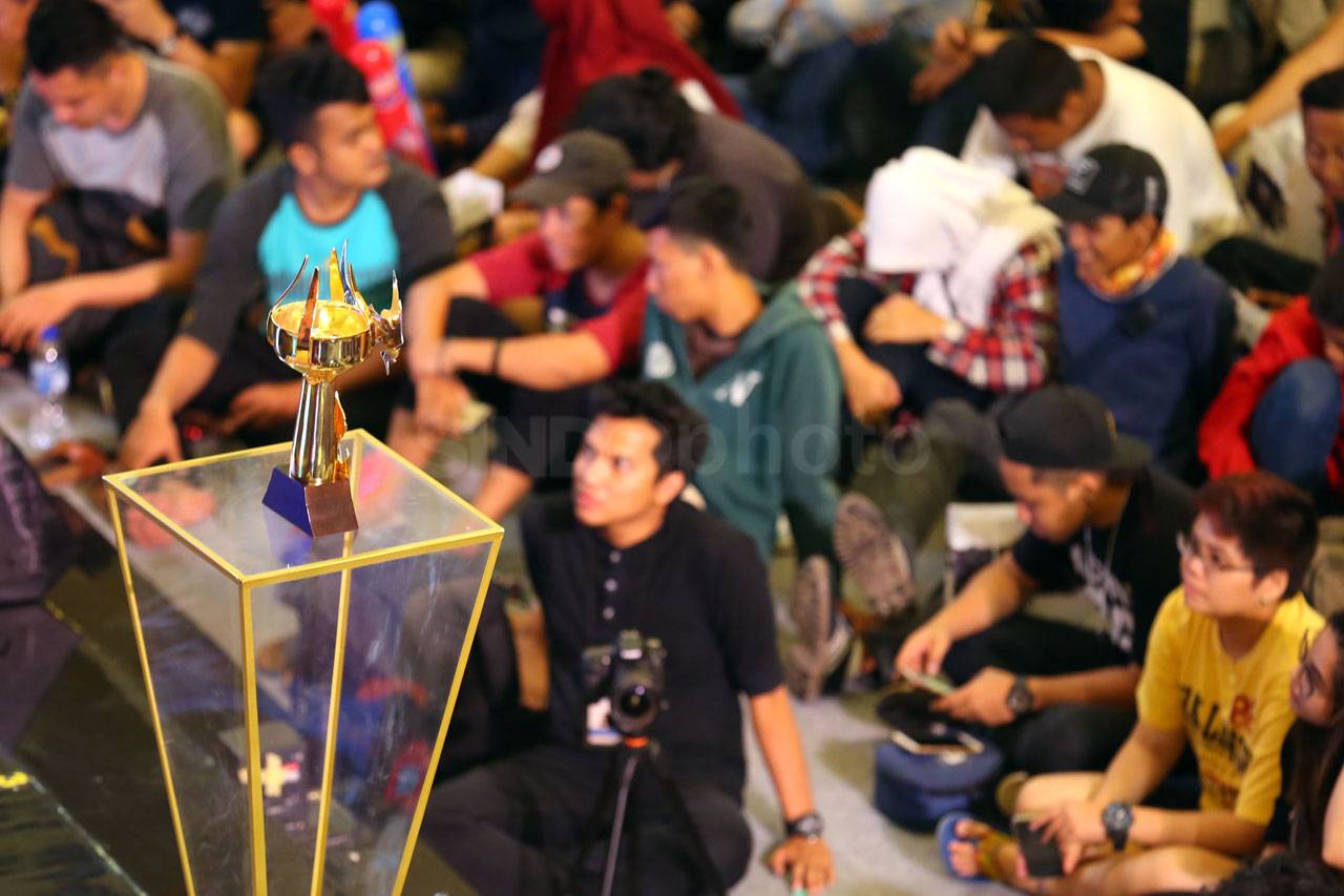 Ribuan Pengunjung Padati...