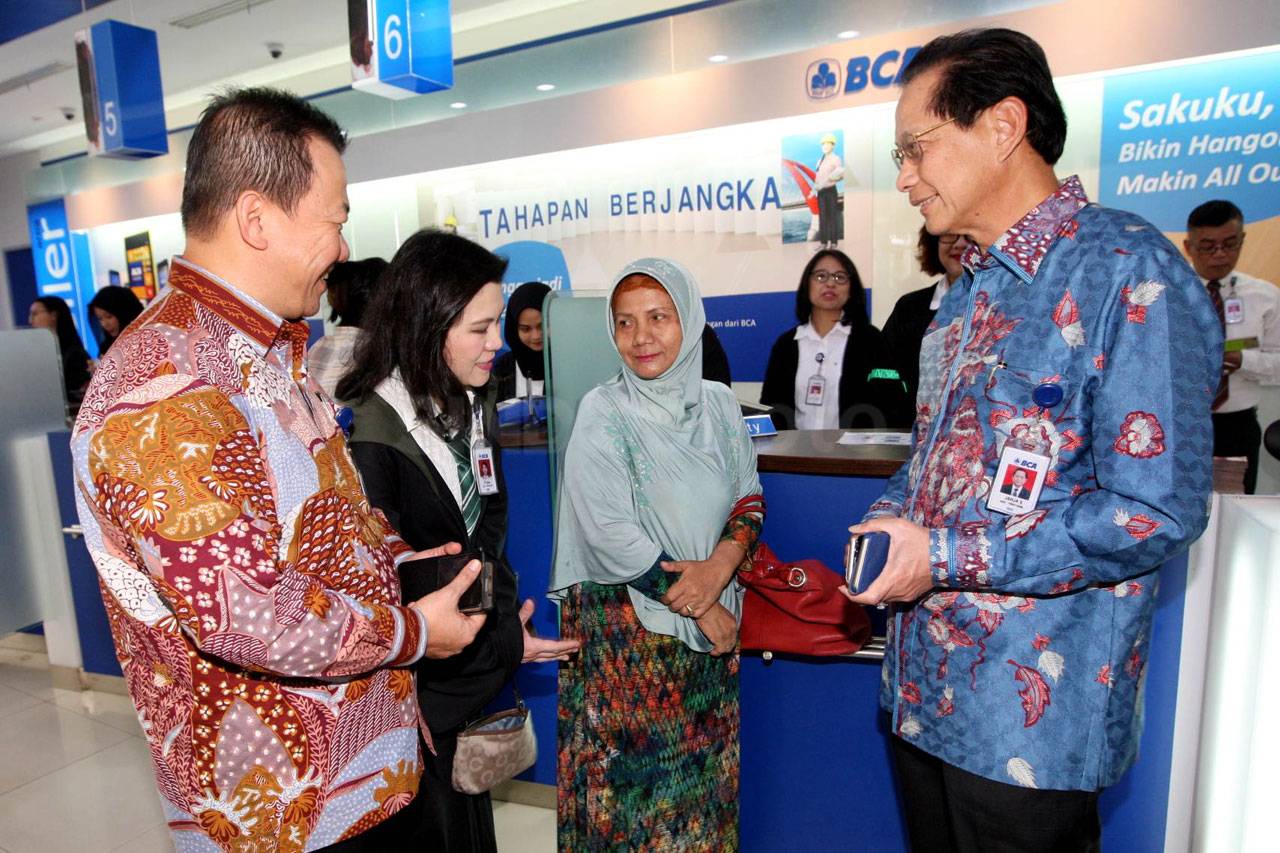 Peringati Hari Pelanggan...
