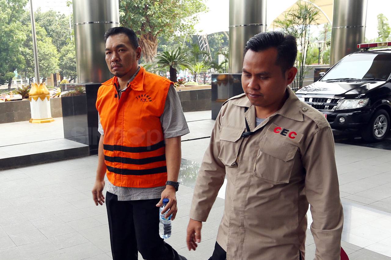 Komisaris PT AGK Adiputra...