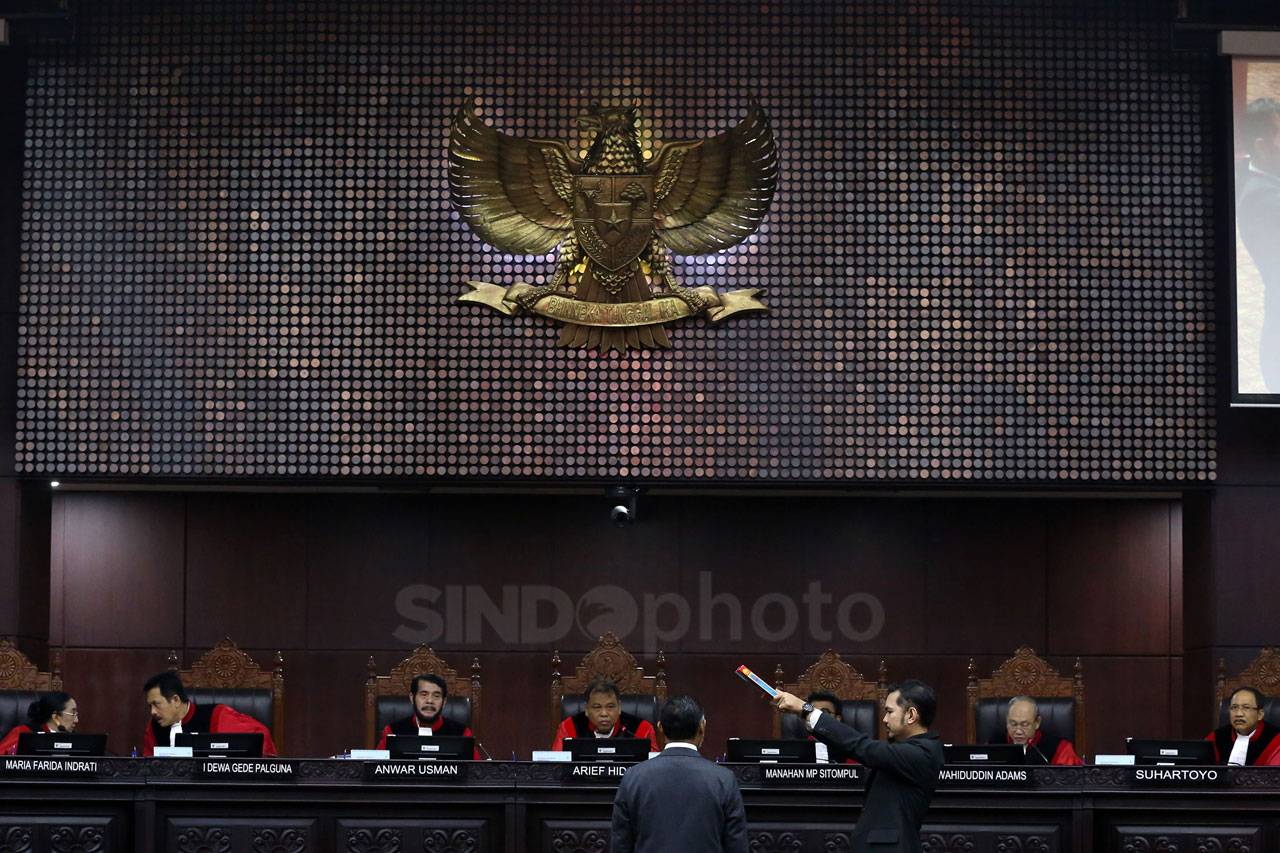 Bambang Widjojanto Jadi...