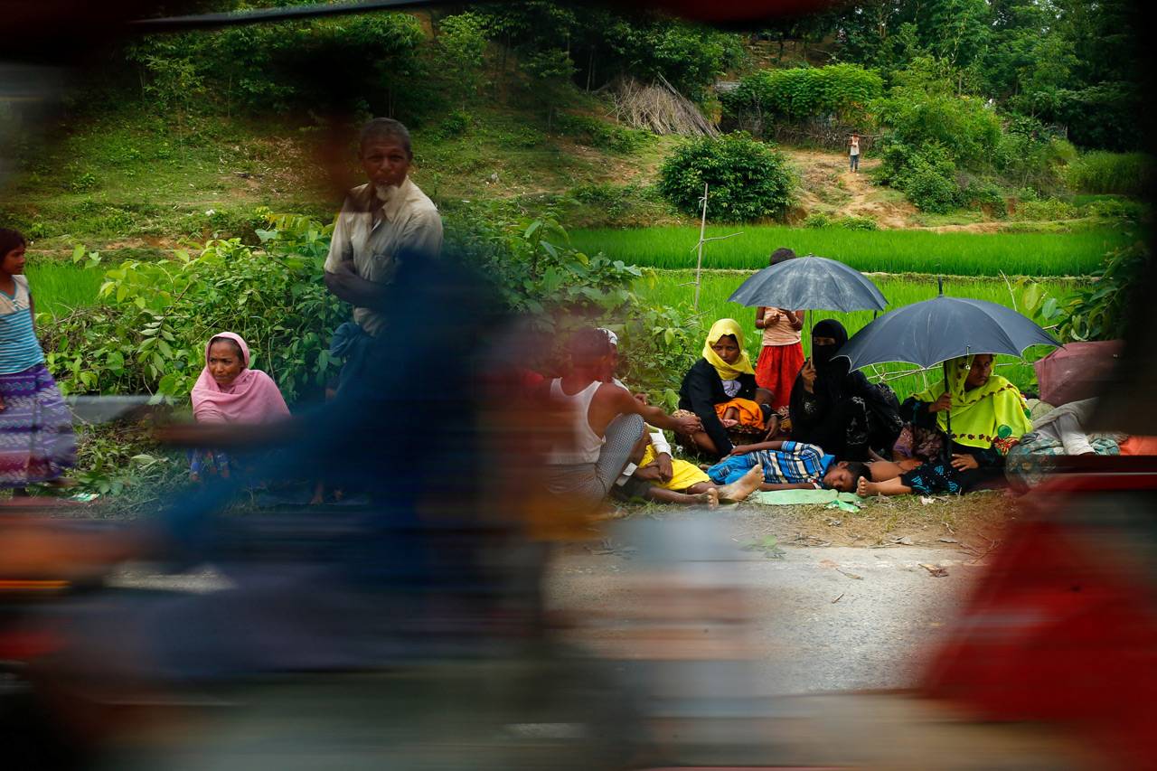 Pengungsi Rohingya Banjiri...