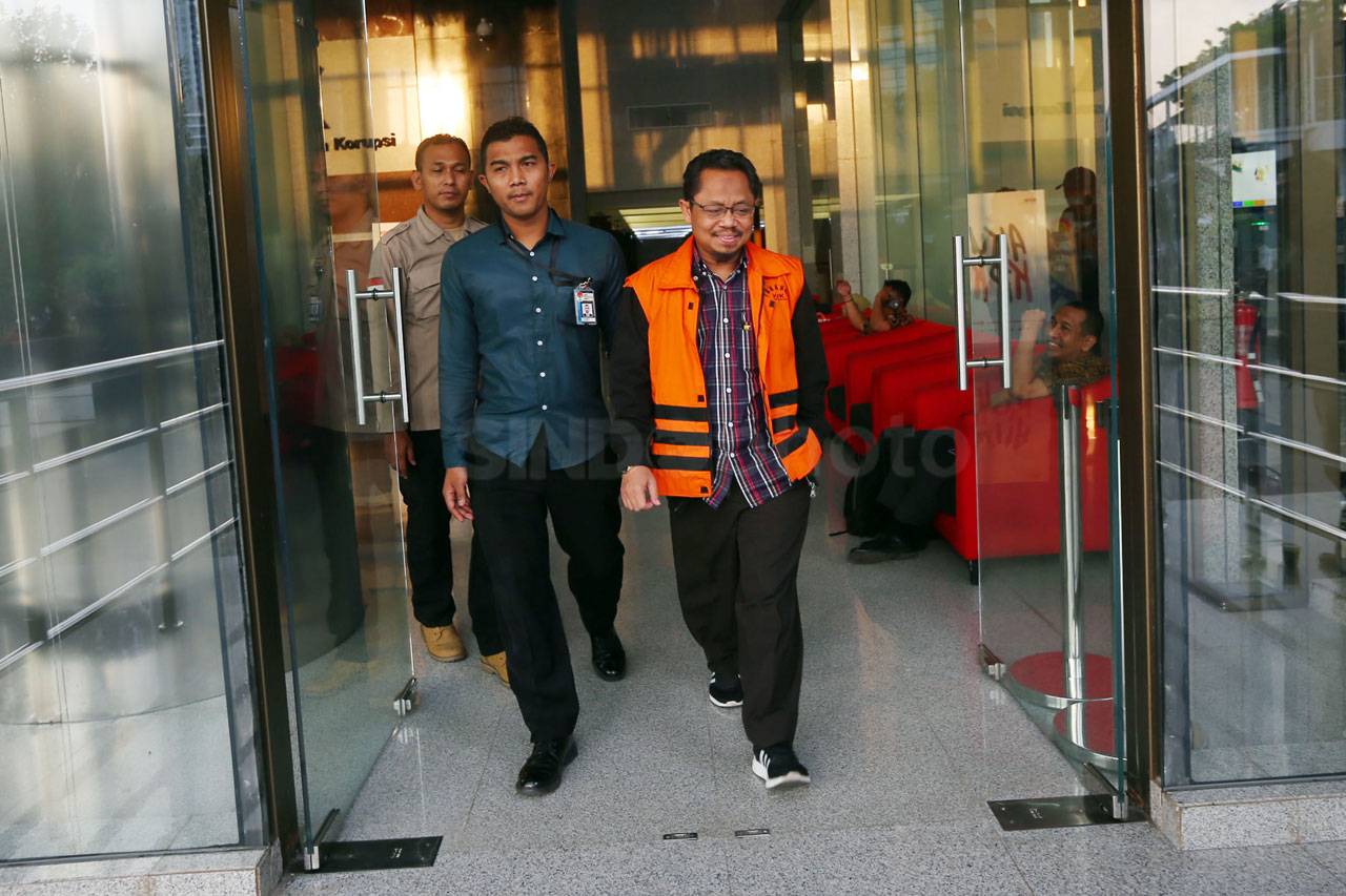 KPK Tahan Auditor BPK...