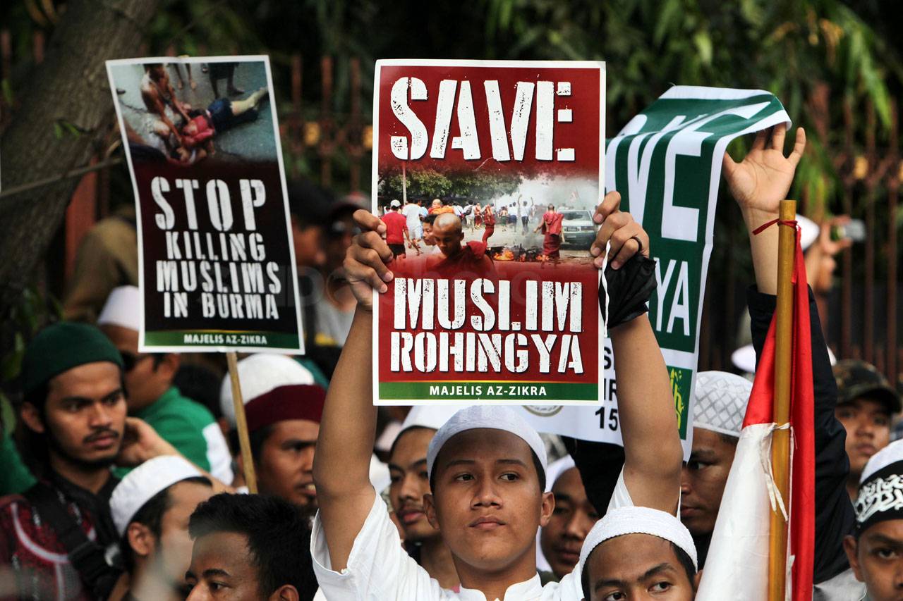 Ribuan Pengunjuk Rasa...